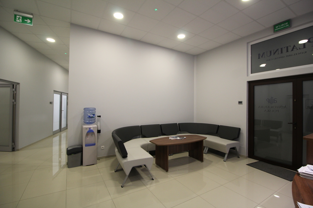 Przedmiotem oferty jest kompleks lokali biurowych o pow. 341,1 m2 umiejscowionych na 1 piętrze w budynku ...
