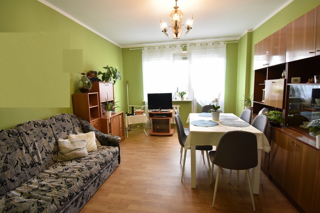 
Mieszkanie położone na popularnym Os. Górczyn, ul. Korcza.
Blok IV-piętrowy, zadbany, ocieplony.
Mieszkanie na ...